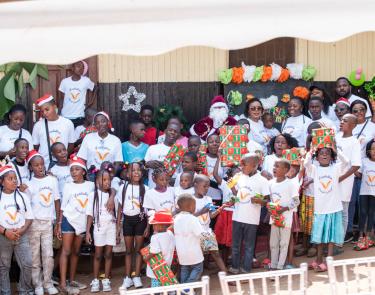 La Fondation RK apporte la magie de Noël à l'Orphelinat Foundation Famille Chrétienne